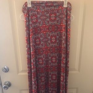 Gilli Maxi skirt, EUC, Size L